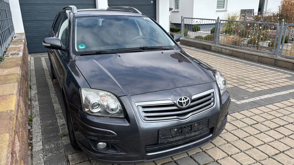 Bild des Angebotes Toyota Avensis Kombi 1.8 Travel