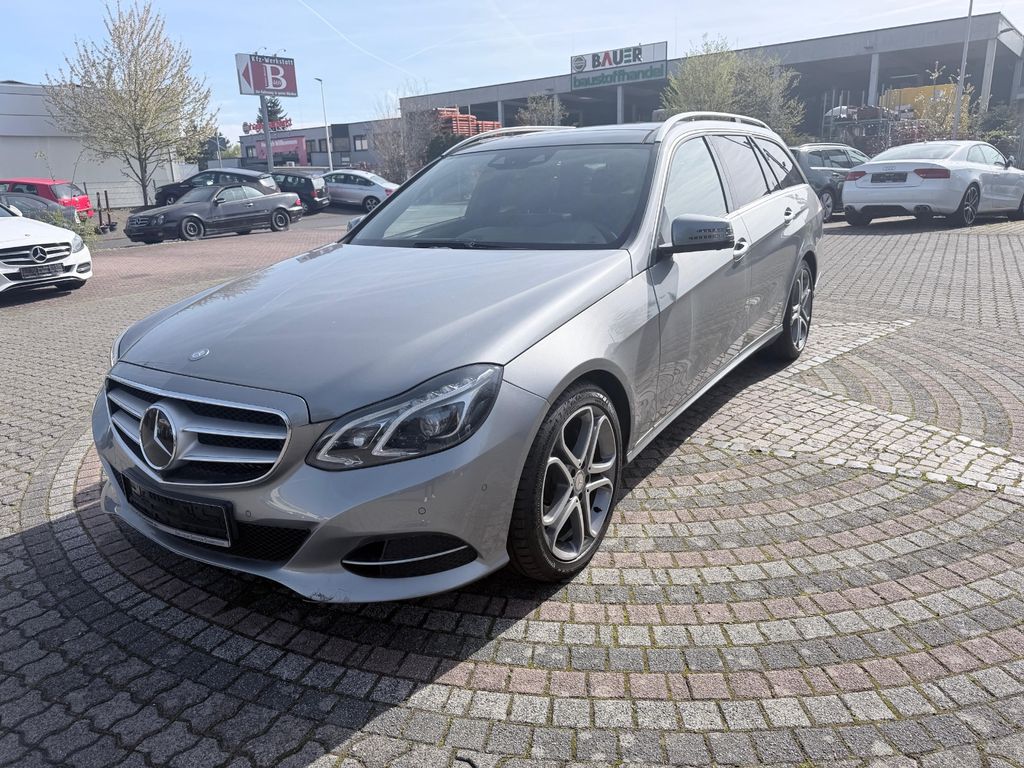 Bild des Angebotes Mercedes-Benz E300 BlueTec Pano,Navi,LED,Leder,ACC,AHK,Kamera