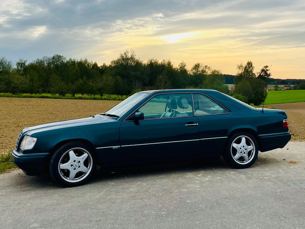 Bild des Angebotes Mercedes-Benz E 320 Coupé