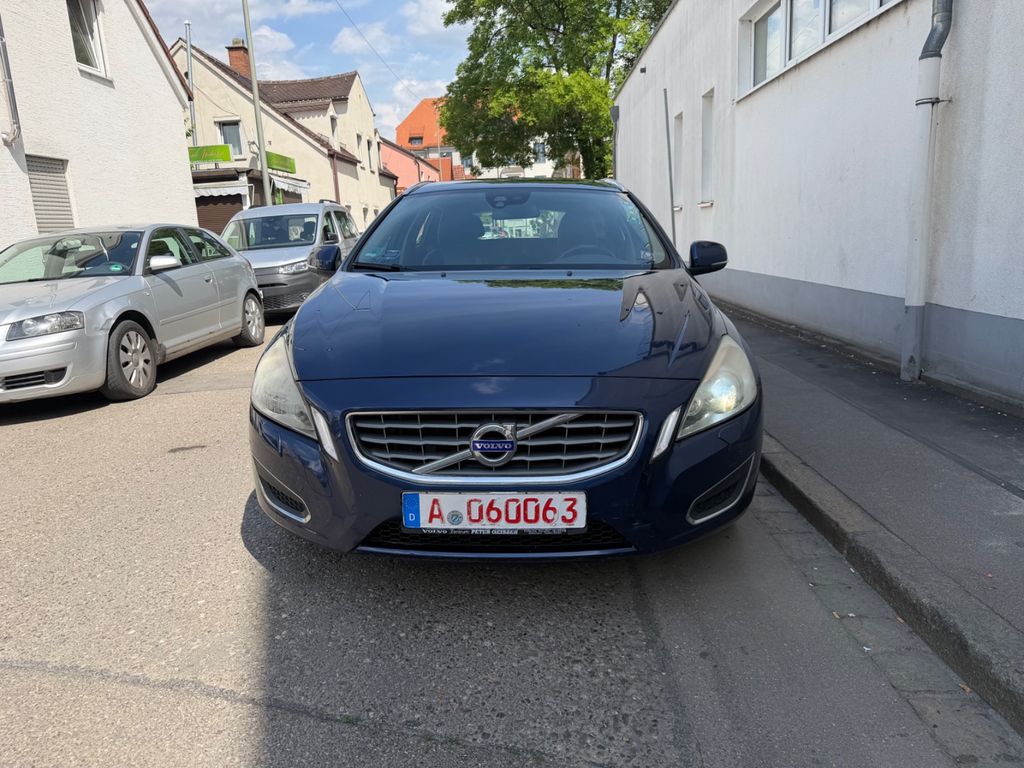 Bild des Angebotes Volvo V60 Kombi Ocean Race2.0D Euro5*Xenon*Navi*Leder
