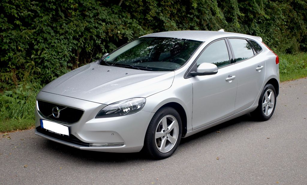 Bild des Angebotes Volvo V40 D3 -88.000 km scheckheftgepflegt