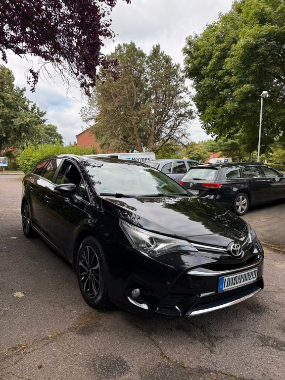 Toyota Avensis 1,8-l-V. Multidr. S Team D T. Sports...