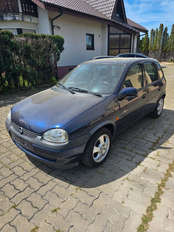 Opel Corsa 1.2 16V Edition 100 / 5-türig / 54.000 km
