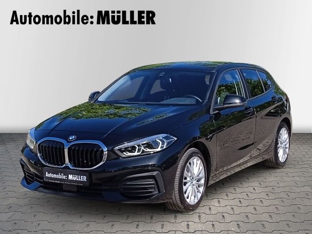Bild des Angebotes BMW 118 i Aut.+SPORTSITZE+LED ADPT.+KAMERA+DAB+
