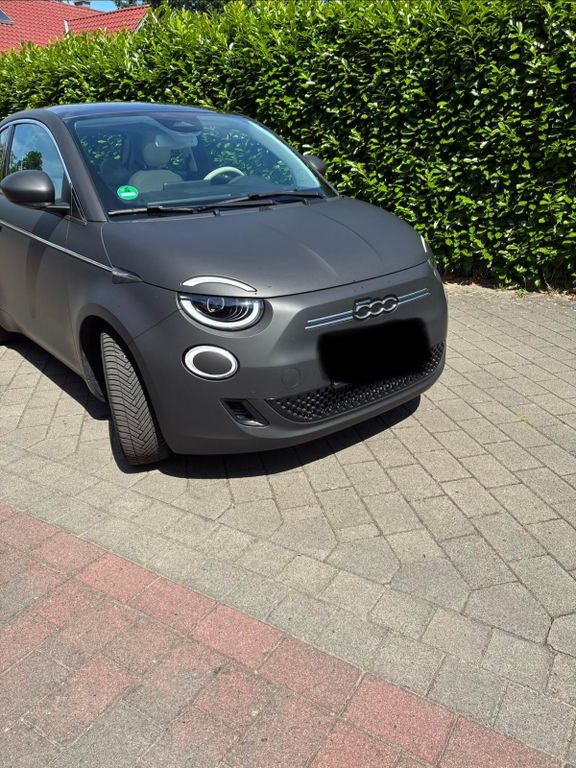 Bild des Angebotes Fiat 500e La Prima 42 kWh La Prima Matt-Schwarz