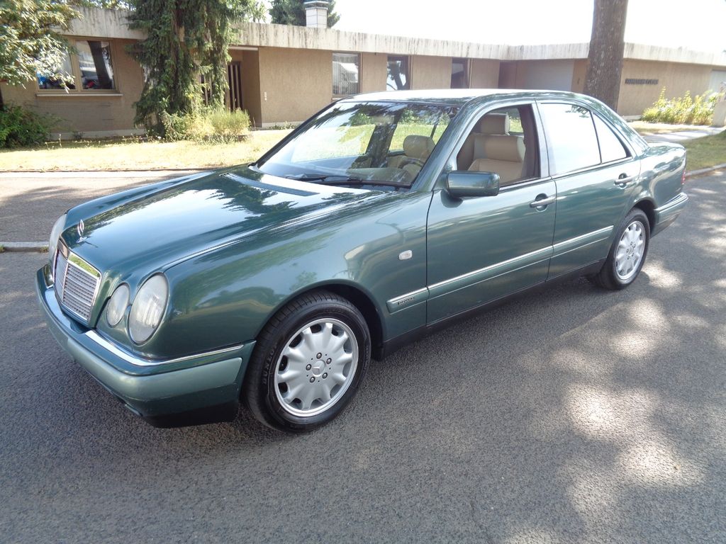 Bild des Angebotes Mercedes-Benz E 320 ELEGANCE *Klima*Automatik*Tempomat*