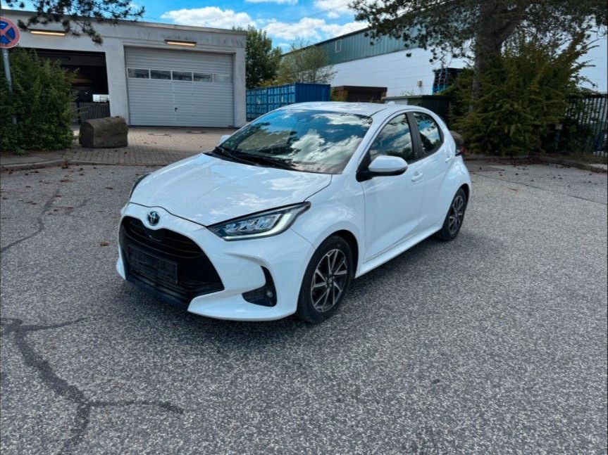 Bild des Angebotes Toyota Yaris 1,5 Hybrid Team Deutschland