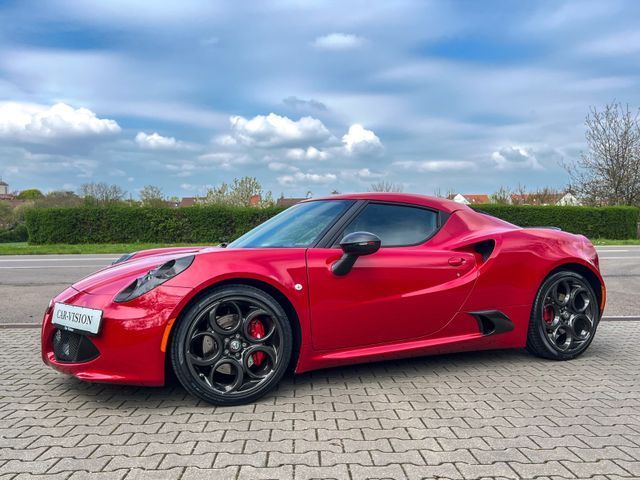 Alfa Romeo 4C Rosso Forte |AKRAPOVIC|CARBON|SERVICE NEU|DE