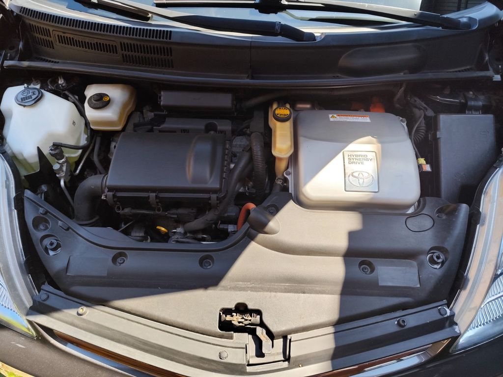 Bild des Angebotes Toyota Prius 1.5-l-VVT-i Sol inkl. Travel-Paket Sol...