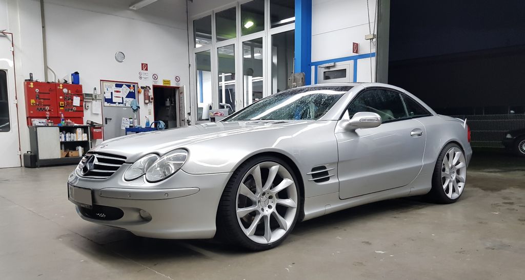 Mercedes-Benz SL 500 - mit schwarzem Panorama-Glasdach