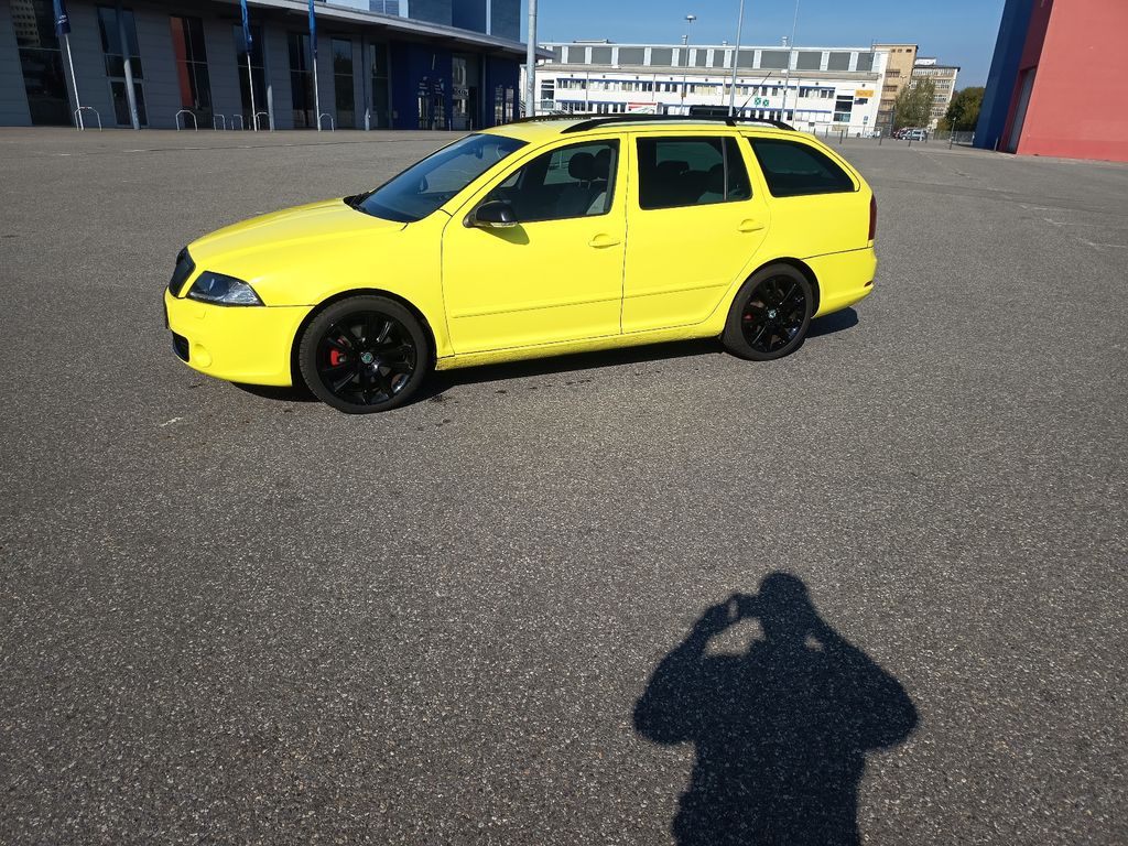 Bild des Angebotes Skoda Octavia Combi 2.0 TDI RS gelb
