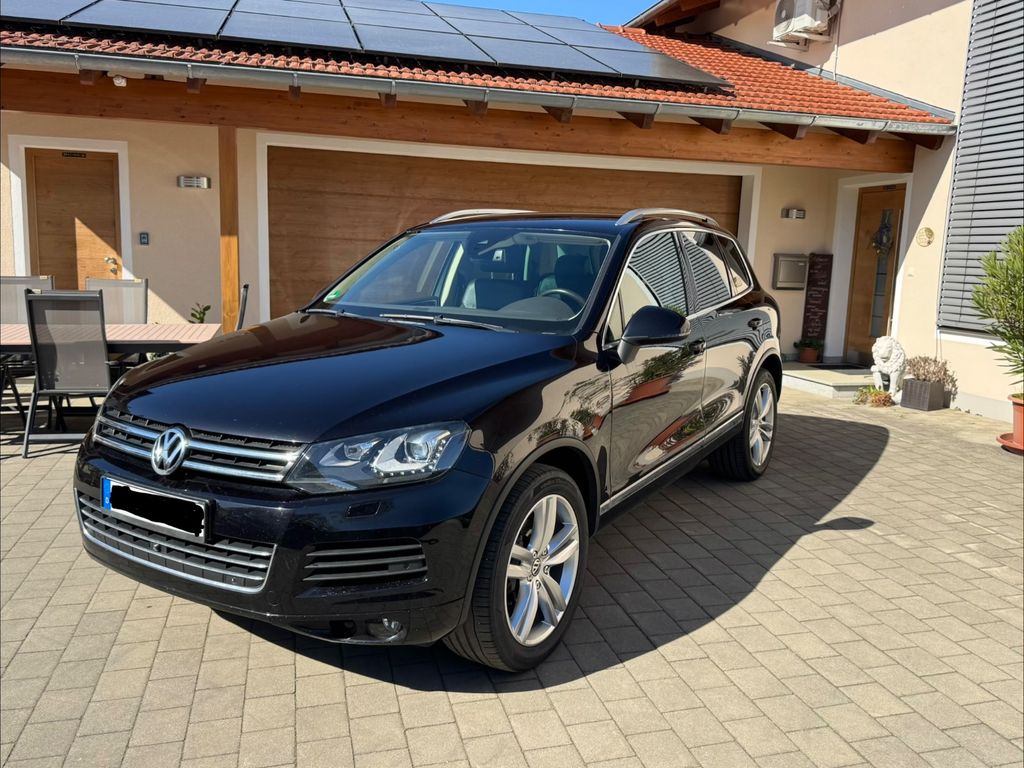 Volkswagen VW Touareg 3.0 V6 TDI VOLL/Luft/SHZI AHK/ACC/360