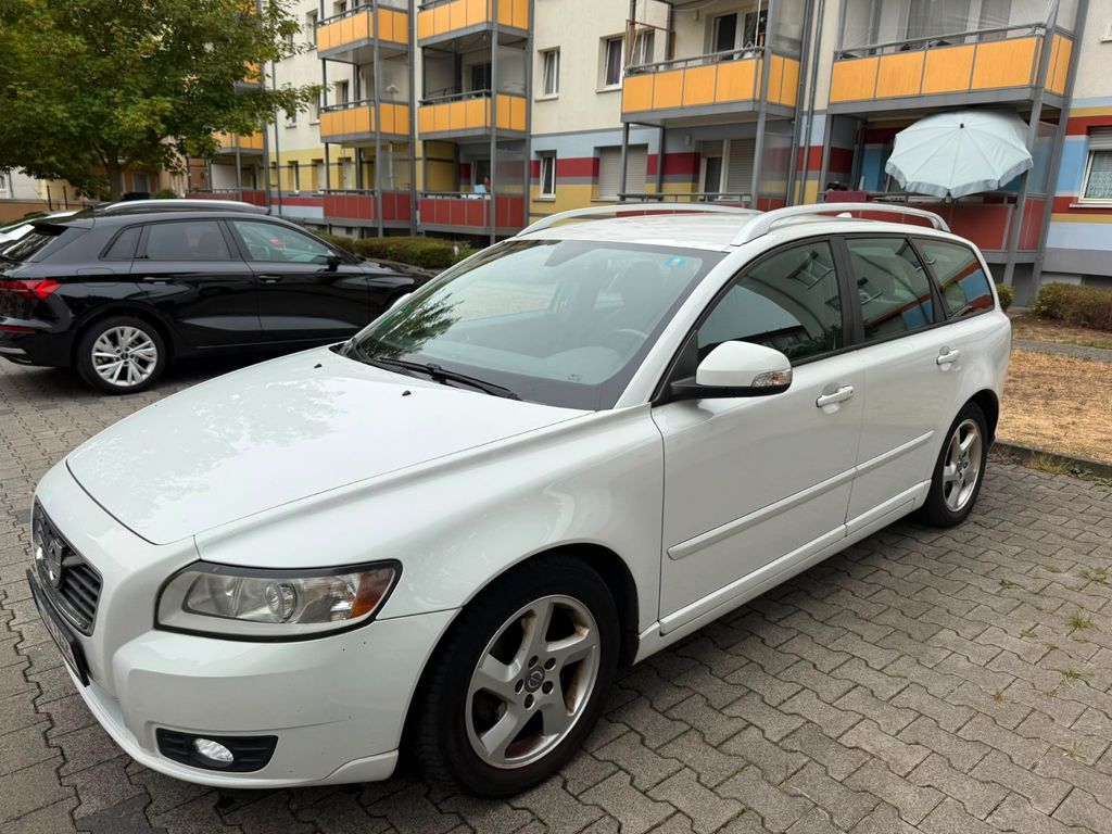 Bild des Angebotes Volvo V50 D2 TÜV 11/2027