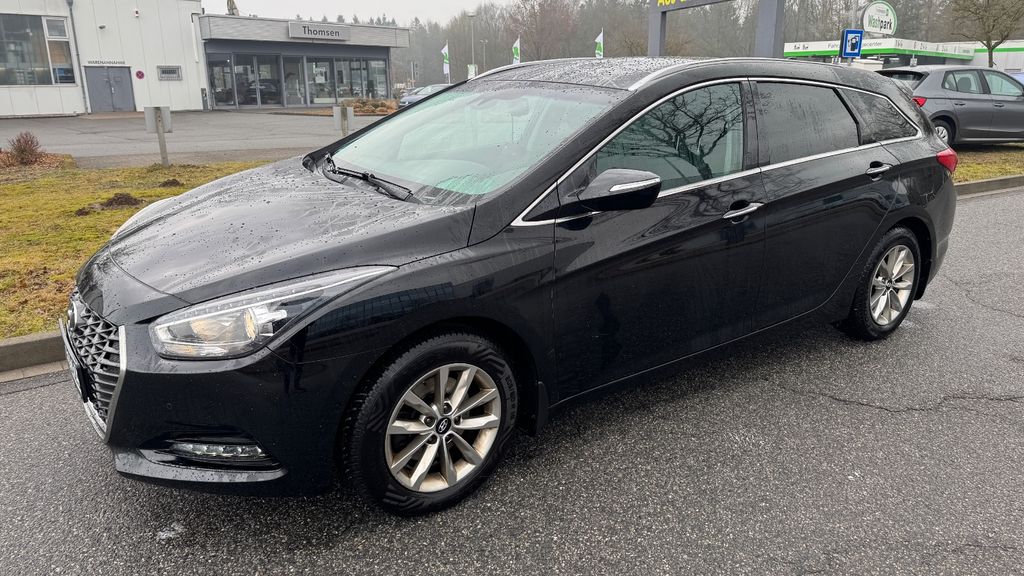 Hyundai i40 1.6 CRDi 100kW Space Space