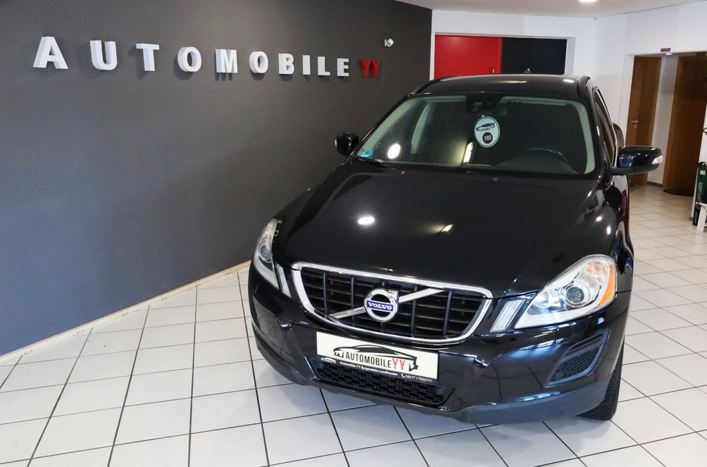 Bild des Angebotes Volvo XC60 Momentum D3 2WD,Autom,BiXen,Navi,Pdc,Temp,