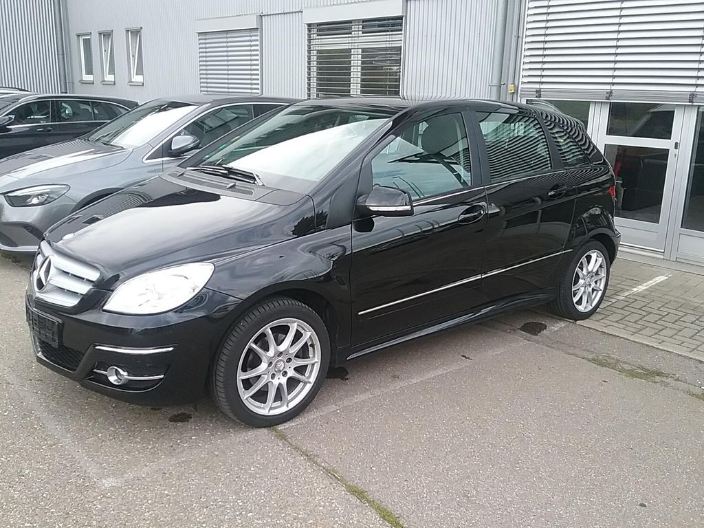 Bild des Angebotes Mercedes-Benz B 200 2.0 8-FACH BEREIFT+SCHECKHEFTGEPFLEGT