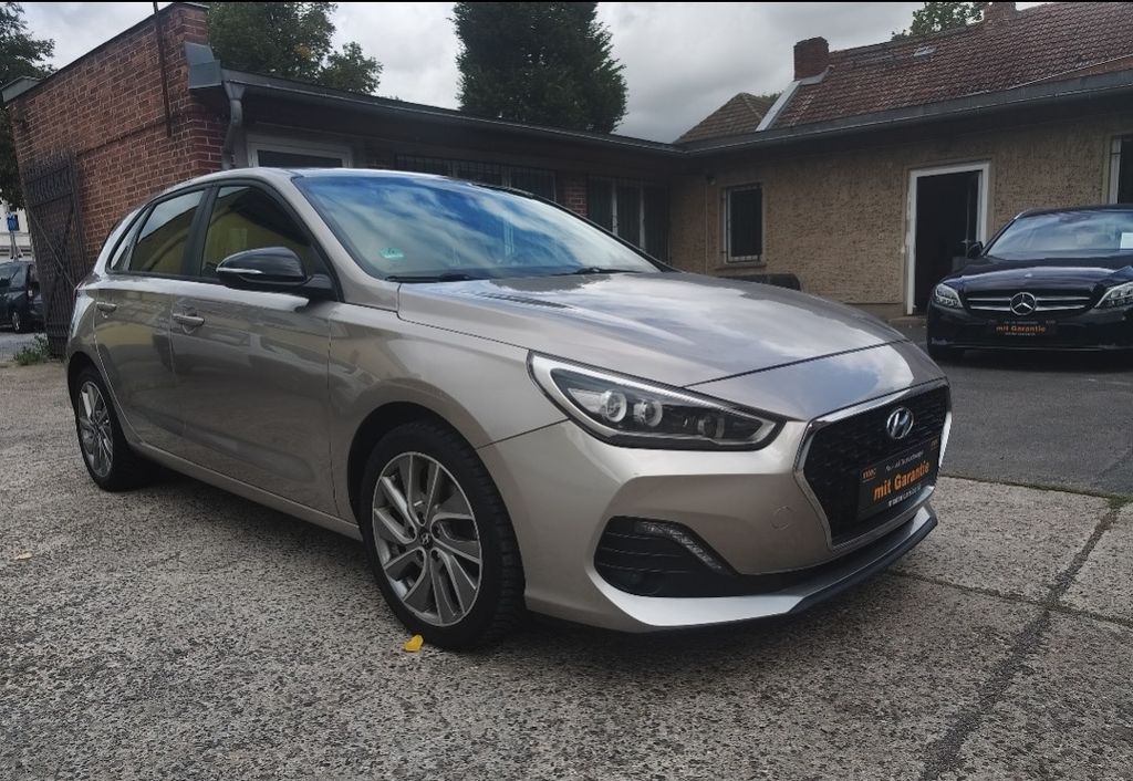 Bild des Angebotes Hyundai i30 Passion*scheckheftgepflegt*Rückfahrkamera