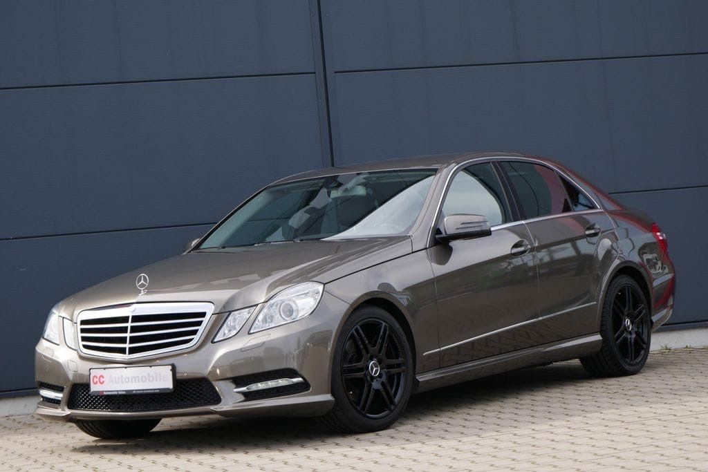 Bild des Angebotes Mercedes-Benz E 250  AVANTGARDE- AMG-Line-AHK
