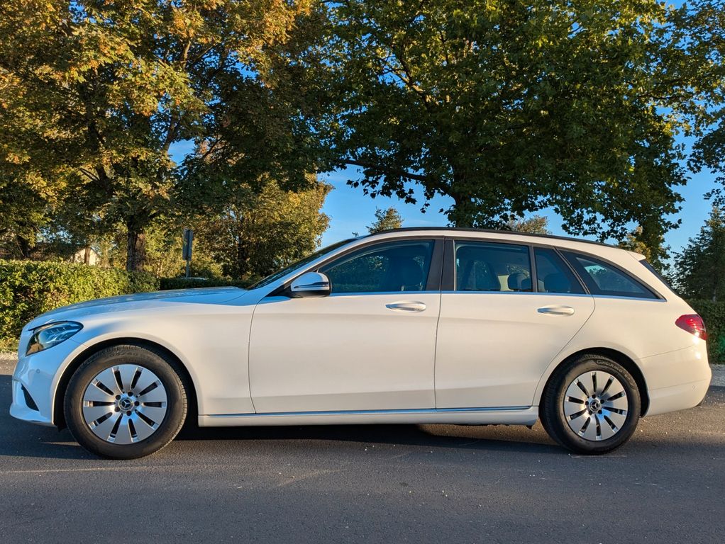 Bild des Angebotes Mercedes-Benz C 180 T  Kombi SHZG LED Navi