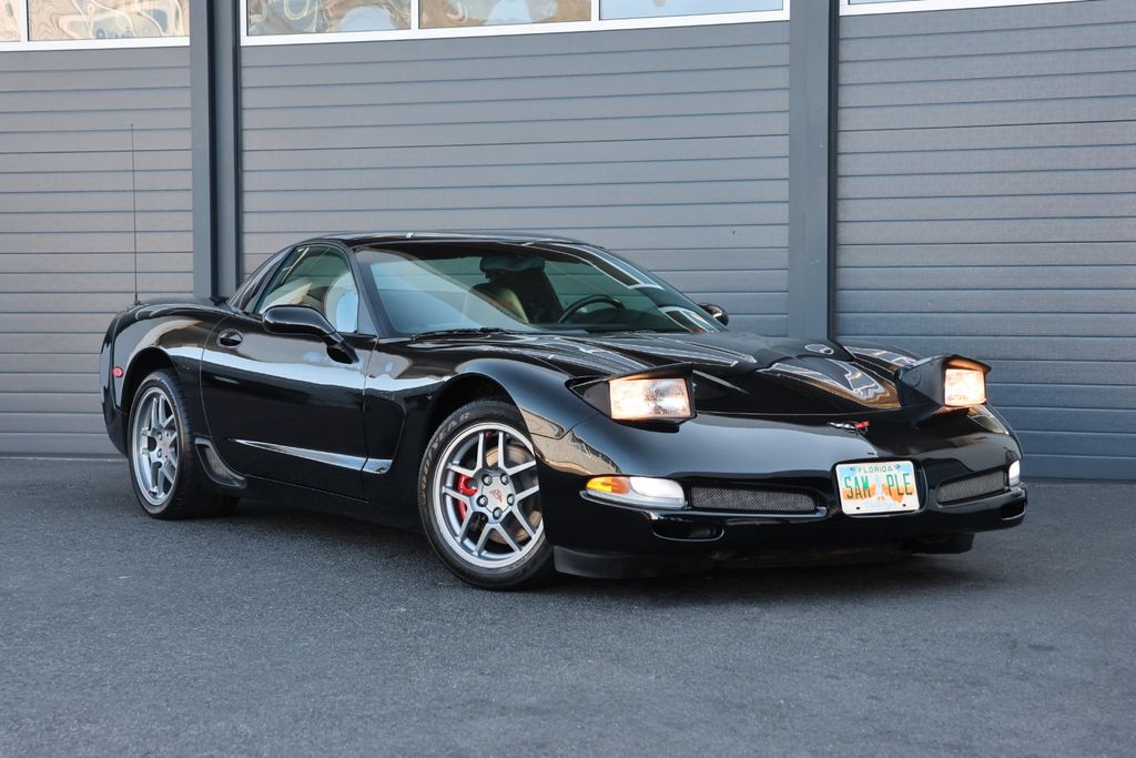Bild des Angebotes Corvette C5 5.7 V8 Z06 Coupé/BOSE/Leder/Memory/R17-18