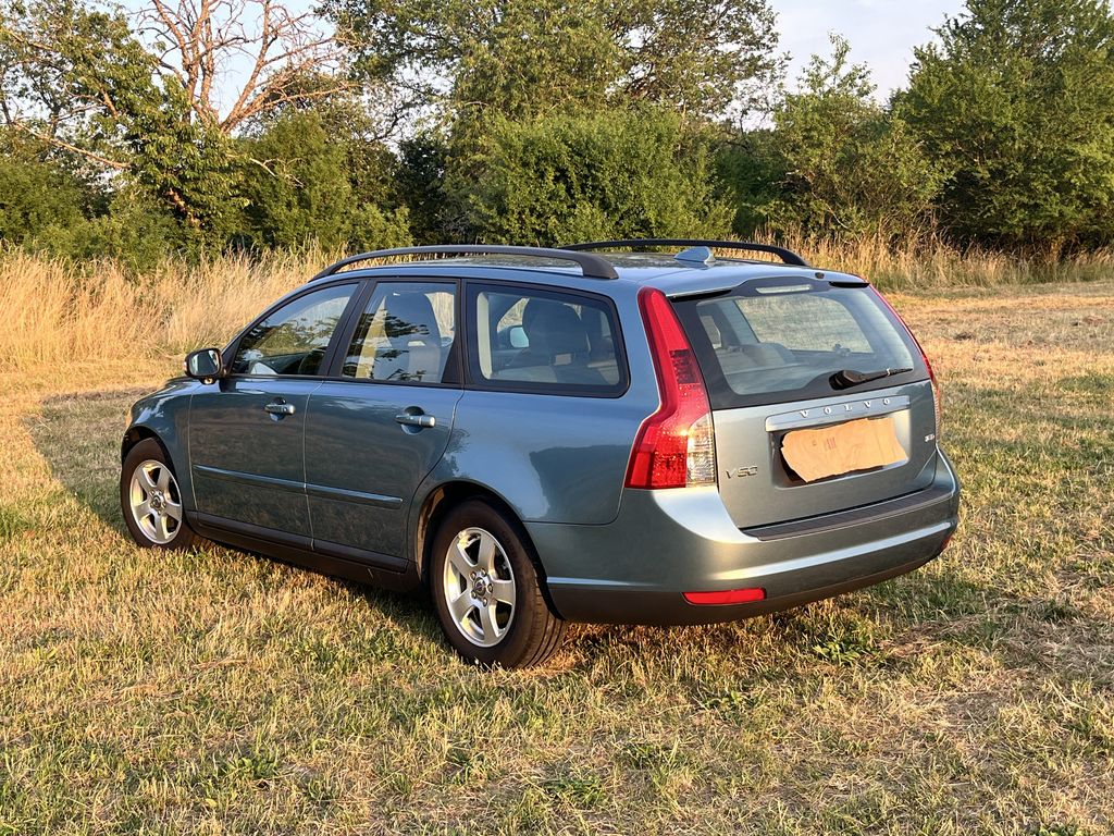 Bild des Angebotes Volvo V50 D2 Kinetic mit Zusatzausstattung