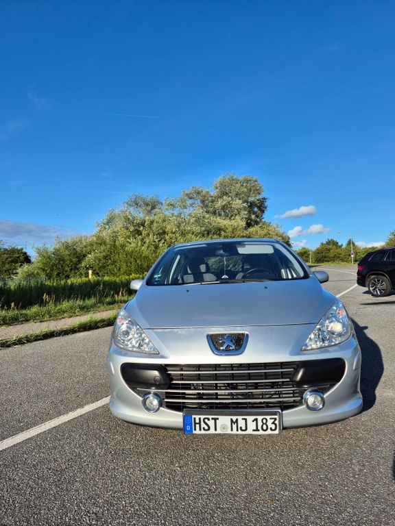 Bild des Angebotes Peugeot 307 Oxygo 110 Automatik Oxygo HU Neu  Rostfrei