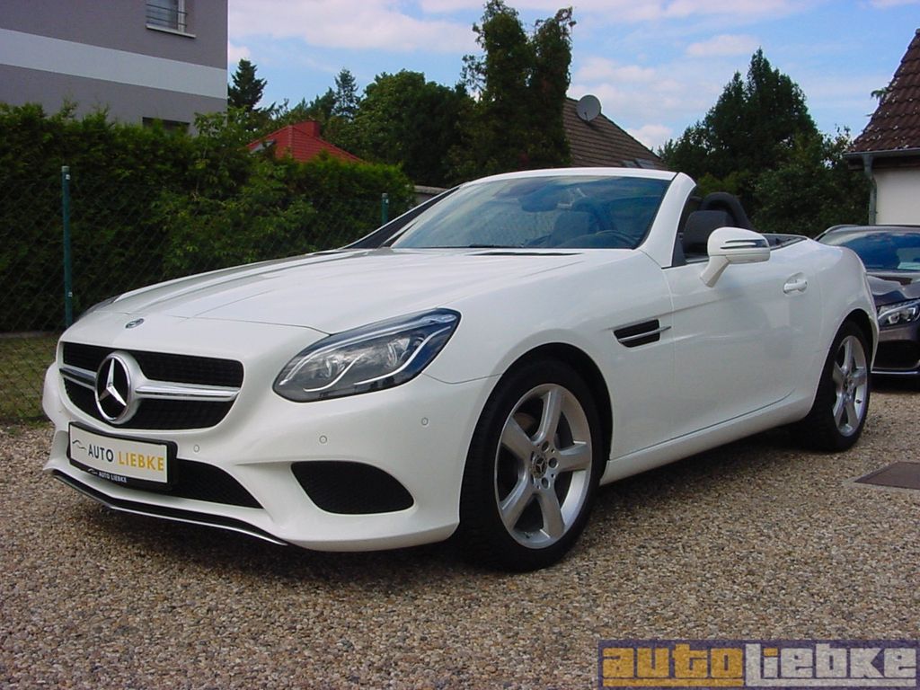 Bild des Angebotes Mercedes-Benz SLC 180 LED,AIRSCARF,TW-A,LEDER,SHZ,PTS,MB-SH!