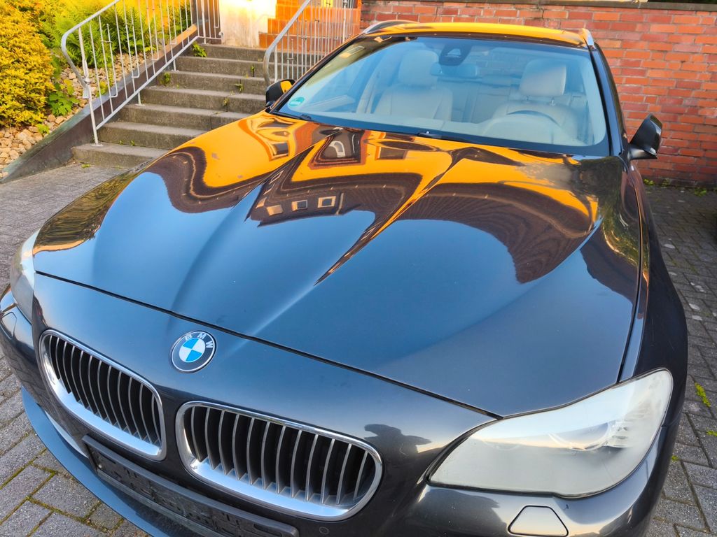 Bild des Angebotes BMW 530d xDrive Touring, schwarz, Kombi, Navi, Leder