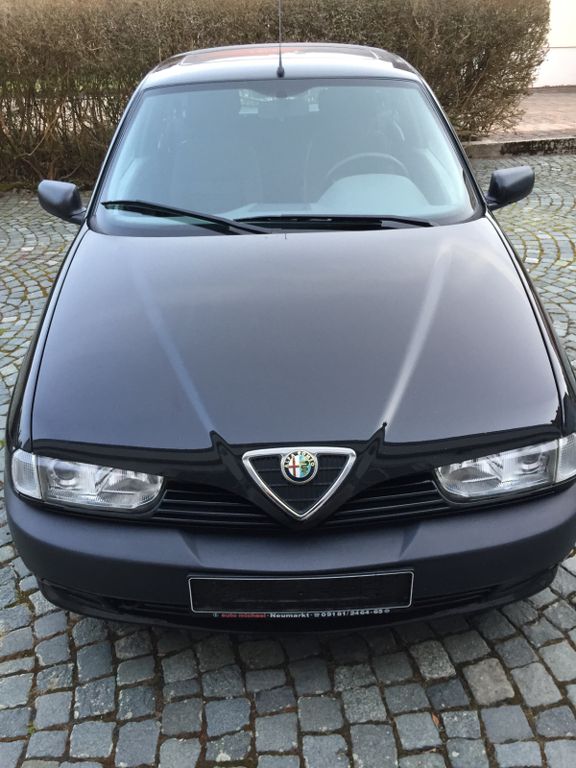 Bild des Angebotes Alfa Romeo 145 1.6 - Oldtimer - Boxermotor!!