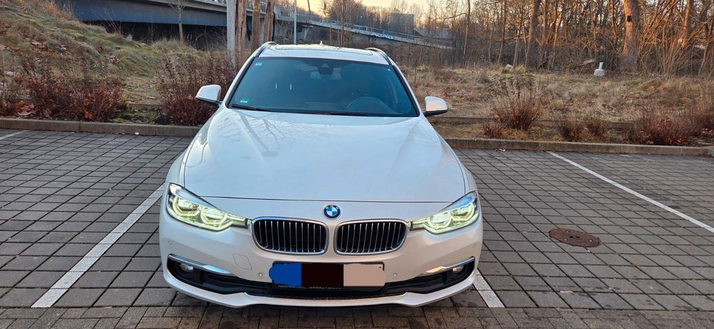 Bild des Angebotes BMW 320d Touring Luxury Line - Head-Up Display