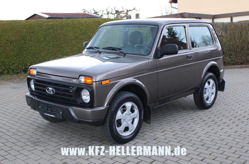 Bild des Angebotes Lada Niva 1,7i 4x4 "Urban"-Legend  LPG/ Sz.hzg. /2.Hd