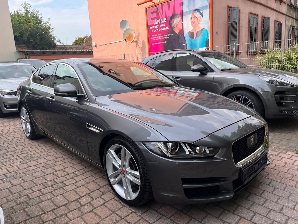 Bild des Angebotes Jaguar XE Portfolio Bi-Xenon Panoramadach  Kamera Leder
