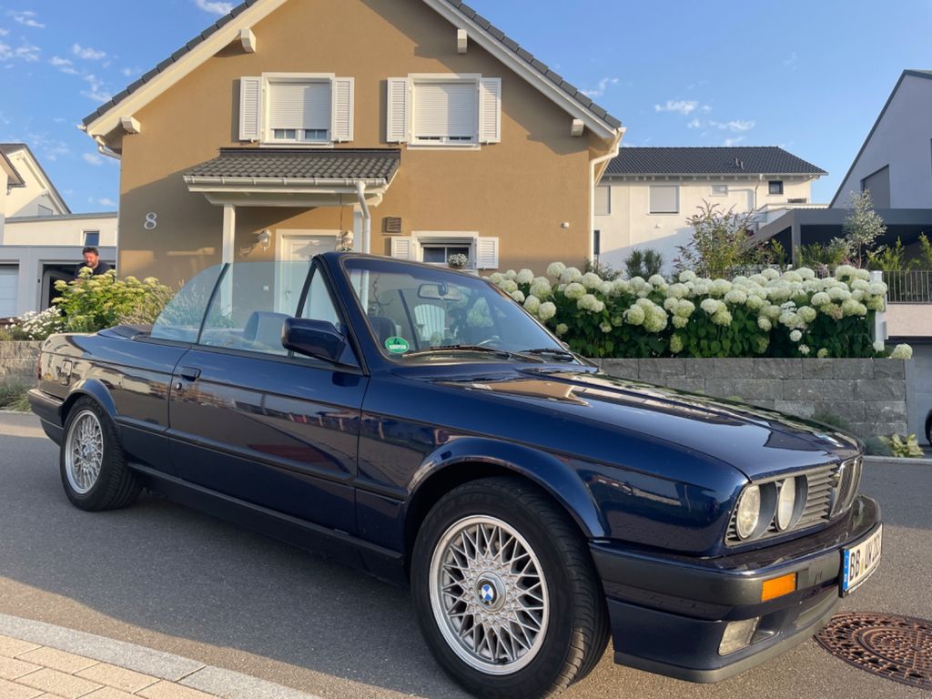 BMW 318i -Design-Edition Mauritiusblau