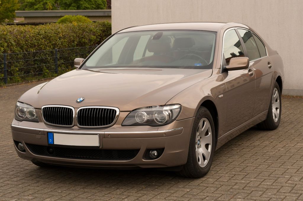 Bild des Angebotes BMW 740i