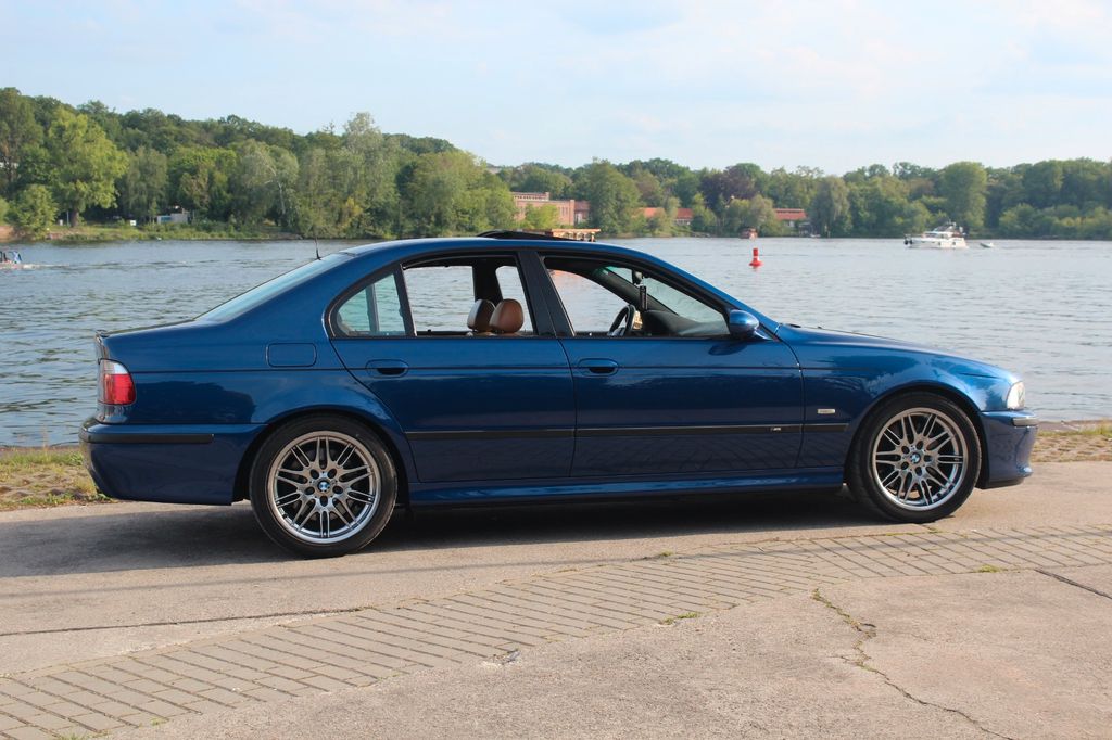 BMW E39 M5 / Le Mans Blau / Caramel / Große Wartung