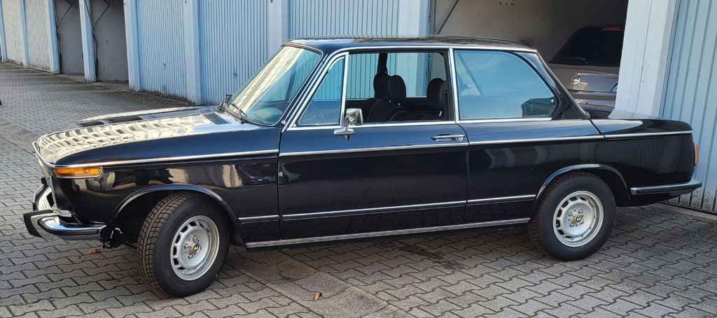 BMW 2002 L, Schwarze Serie