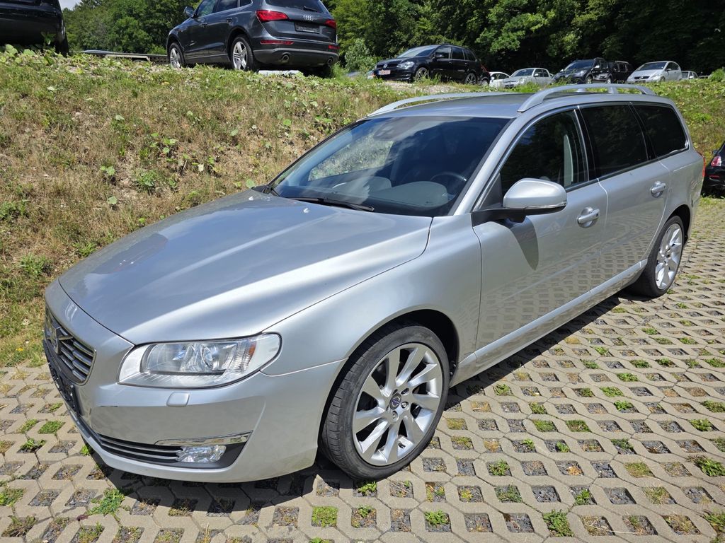 Bild des Angebotes Volvo V70 Kombi Momentum gepflegt erst Besitz