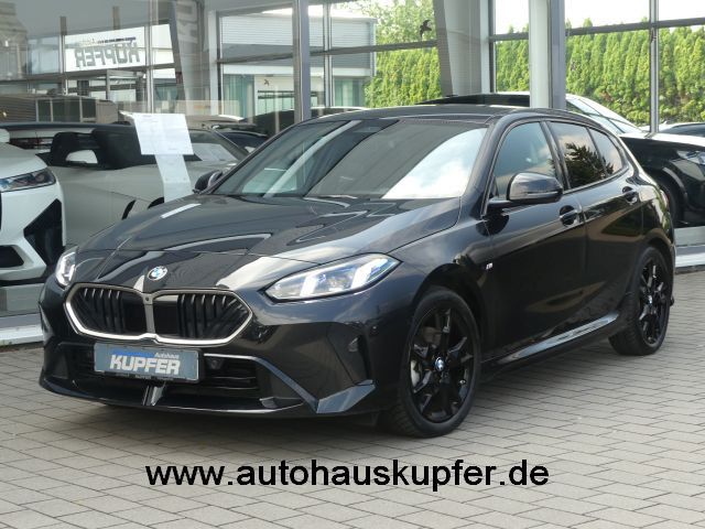 Bild des Angebotes BMW 120 i M Sport AHK°Ad.LED+Fwk.360°-HUP+Harm.Kard.