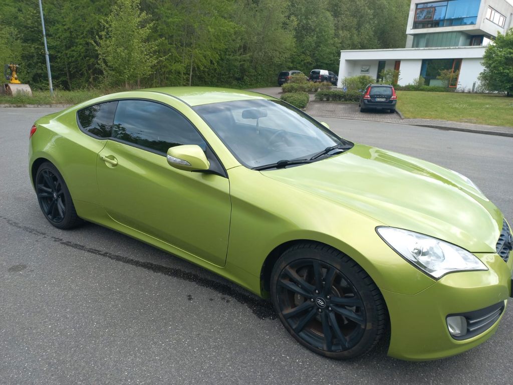 Hyundai Genesis Coupé 2010  2.0T RWD Turbo