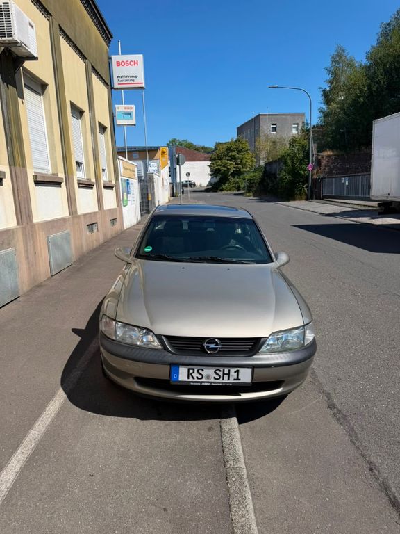 Bild des Angebotes Opel Vectra 1.6 Hattrick Schiebedach und Klima Ha...