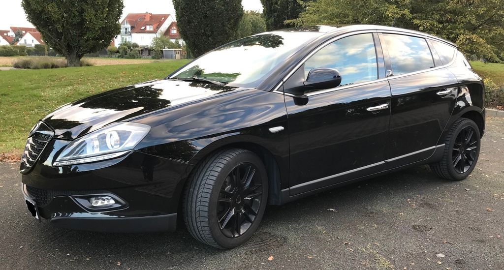 Lancia Delta 1.4 T-Jet Silver, KLIMA, PDC, ALU 17", TÜV