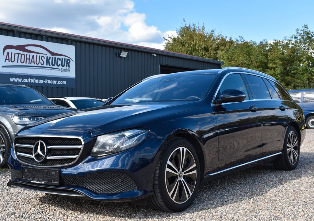 Bild des Angebotes Mercedes-Benz E 350d T-Modell HUD/BURMESTER/CARPLAY/LED/KAMERA