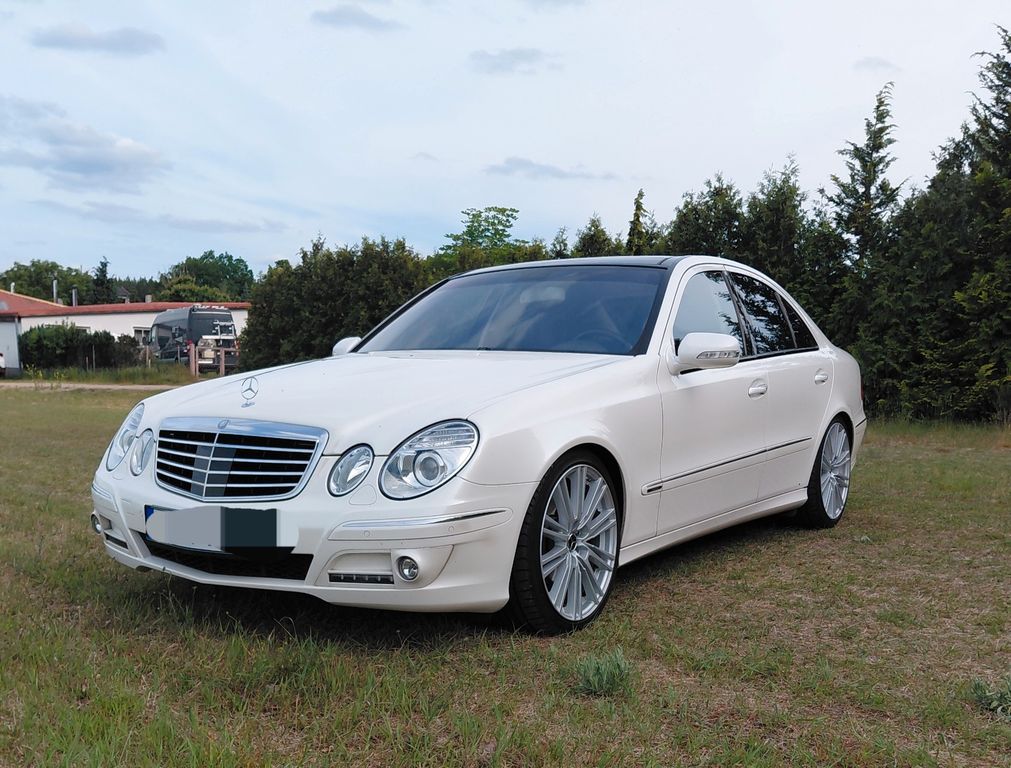Bild des Angebotes Mercedes-Benz W211 E300 Bluetec
