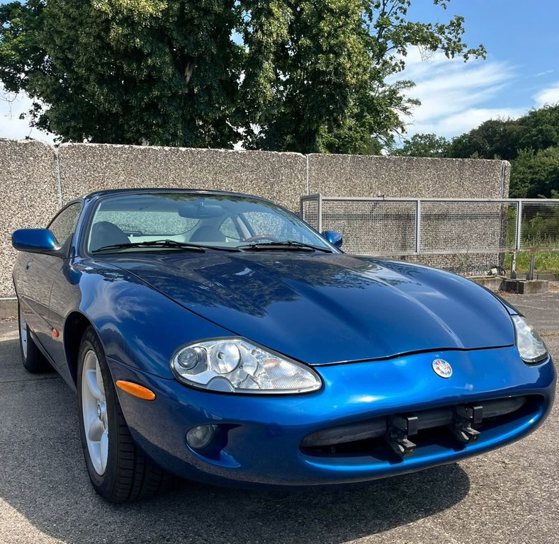 Bild des Angebotes Jaguar XK8 Coupe -