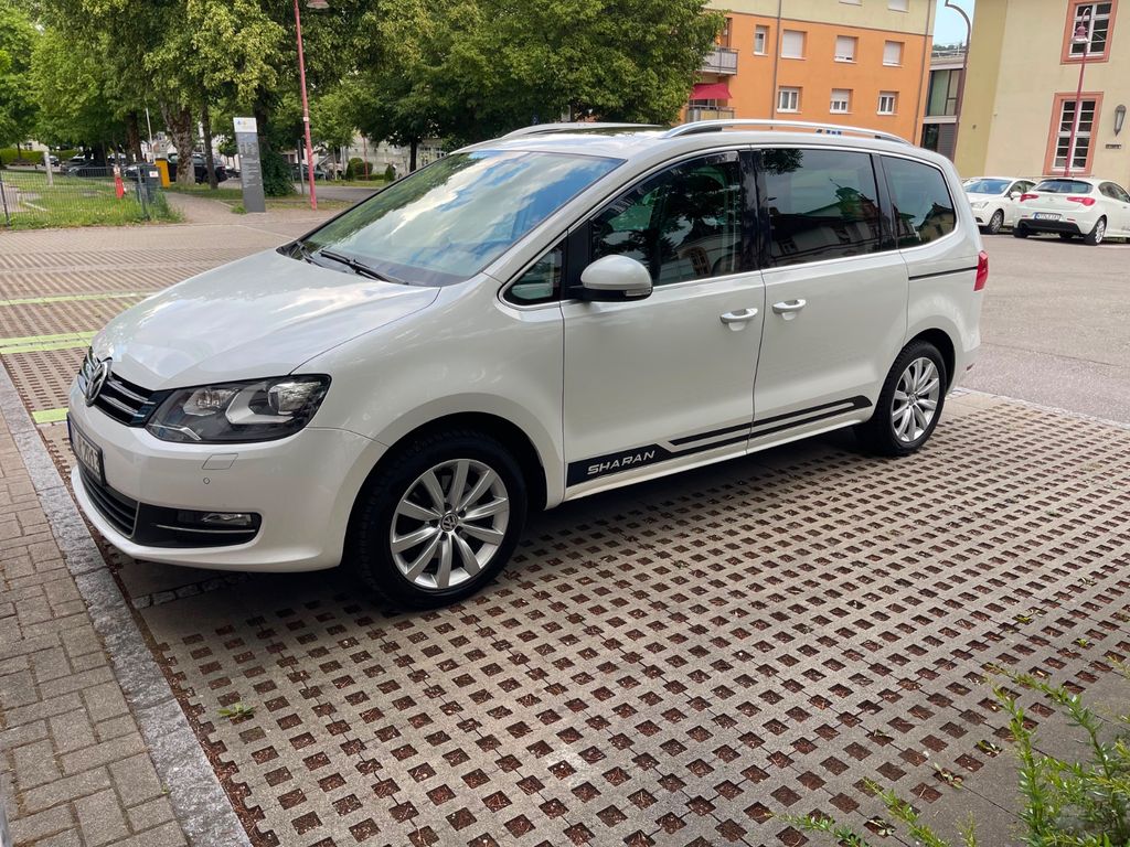Bild des Angebotes Volkswagen Sharan 2.0 TDI DSG 125kW BMotion Tech Highli...