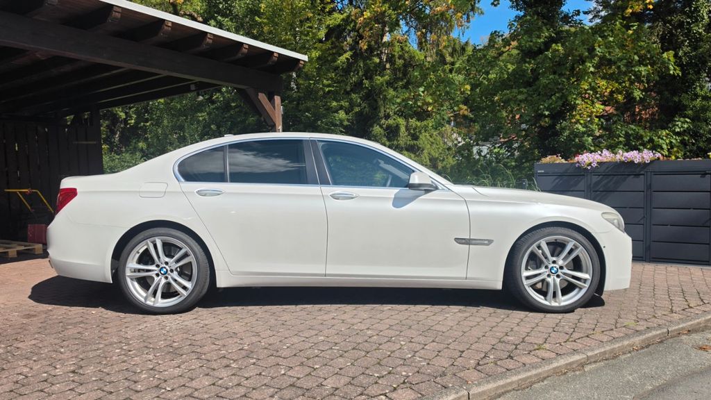 Bild des Angebotes BMW 760i M-Paket Individual Mineralweiss Metallic
