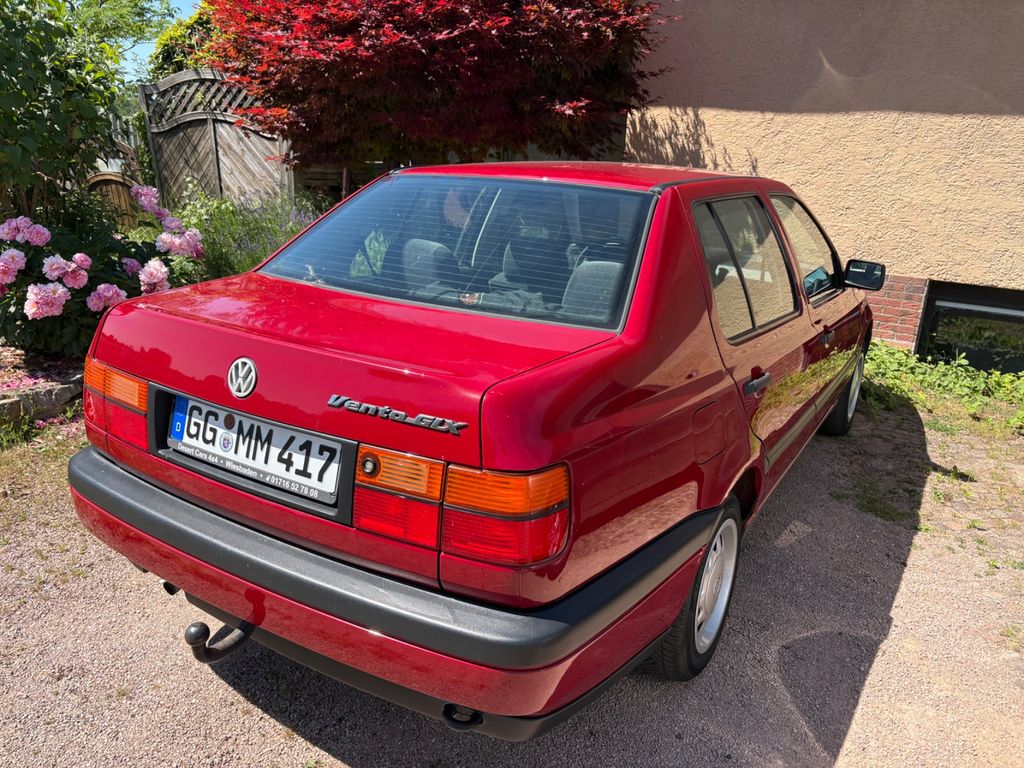 Bild des Angebotes Volkswagen Vento 1.8 GLX 55KW Auto GLX