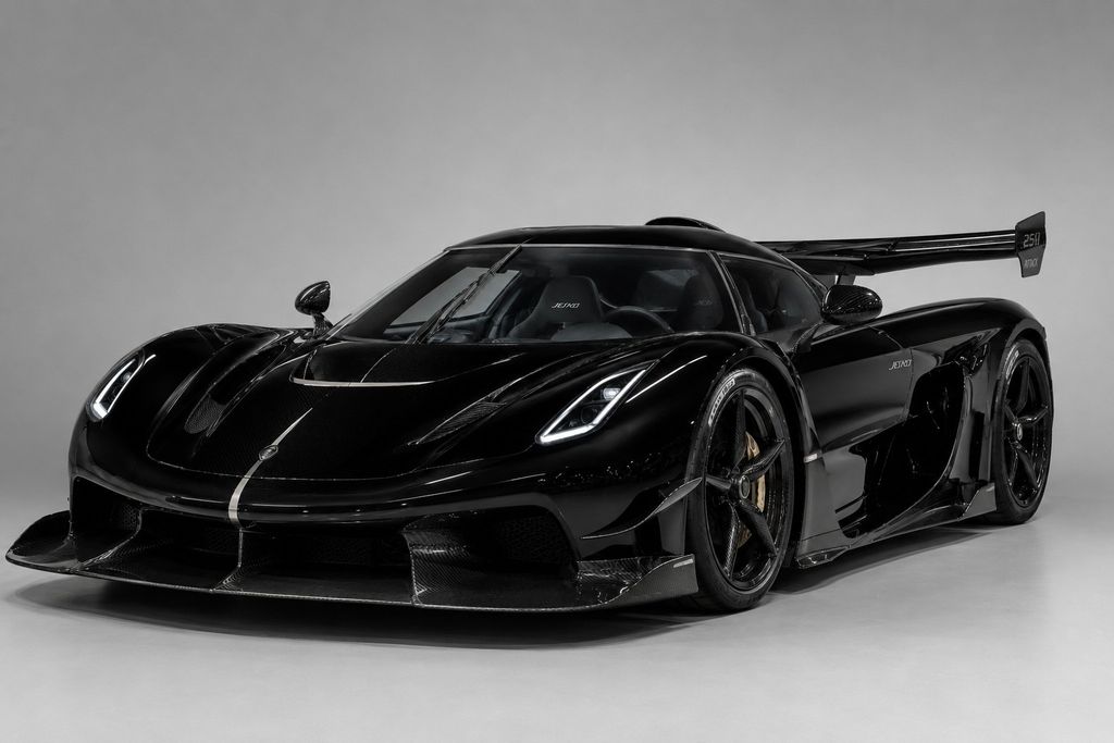 Bild des Angebotes Koenigsegg JESKO ATTACK | BLACK/BLACK |  EXPORT POSSIBLE