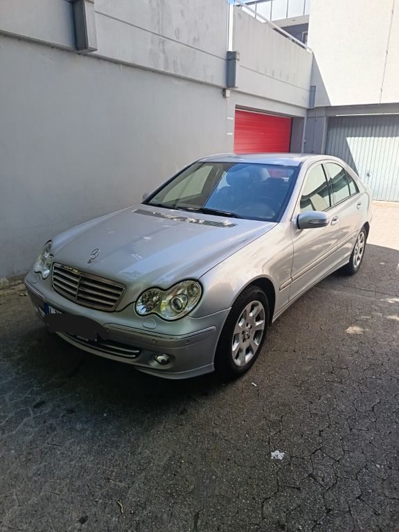 Bild des Angebotes Mercedes-Benz 230