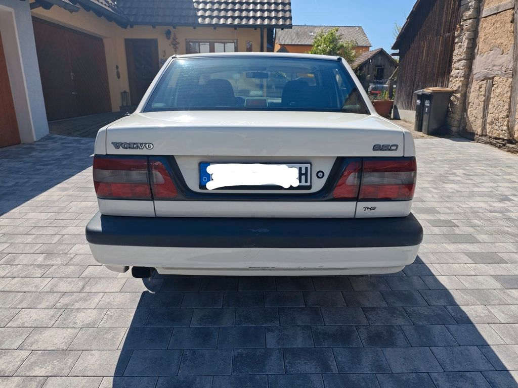 Bild des Angebotes Volvo 850 T5 T-5 Limousine mit Schaltgetriebe